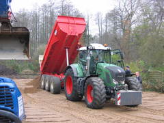 Transporte mit Traktor u. Mulde